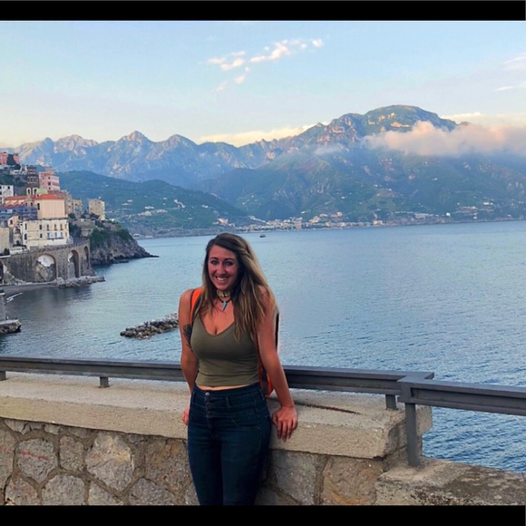 Meet your Posher, Jenna - Picture 8 of 9